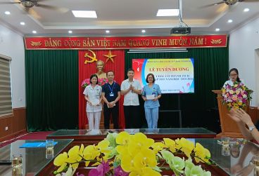 Chương trình tuyên dương, khen thưởng các cháu là con viên chức, người lao động Bệnh viện có thành tích học tập tốt năm học 2025-2026